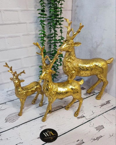 مجسمه ی سه تایی گوزن