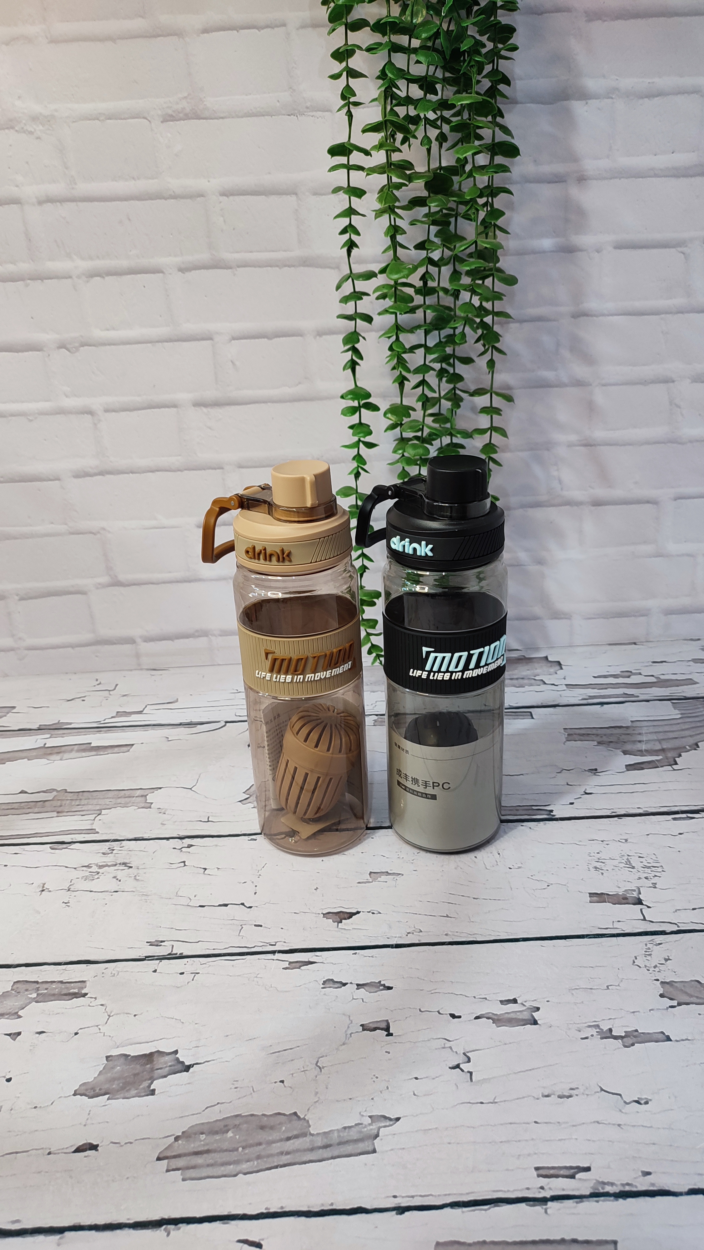 قمقمه درب پیچی شیکر دار