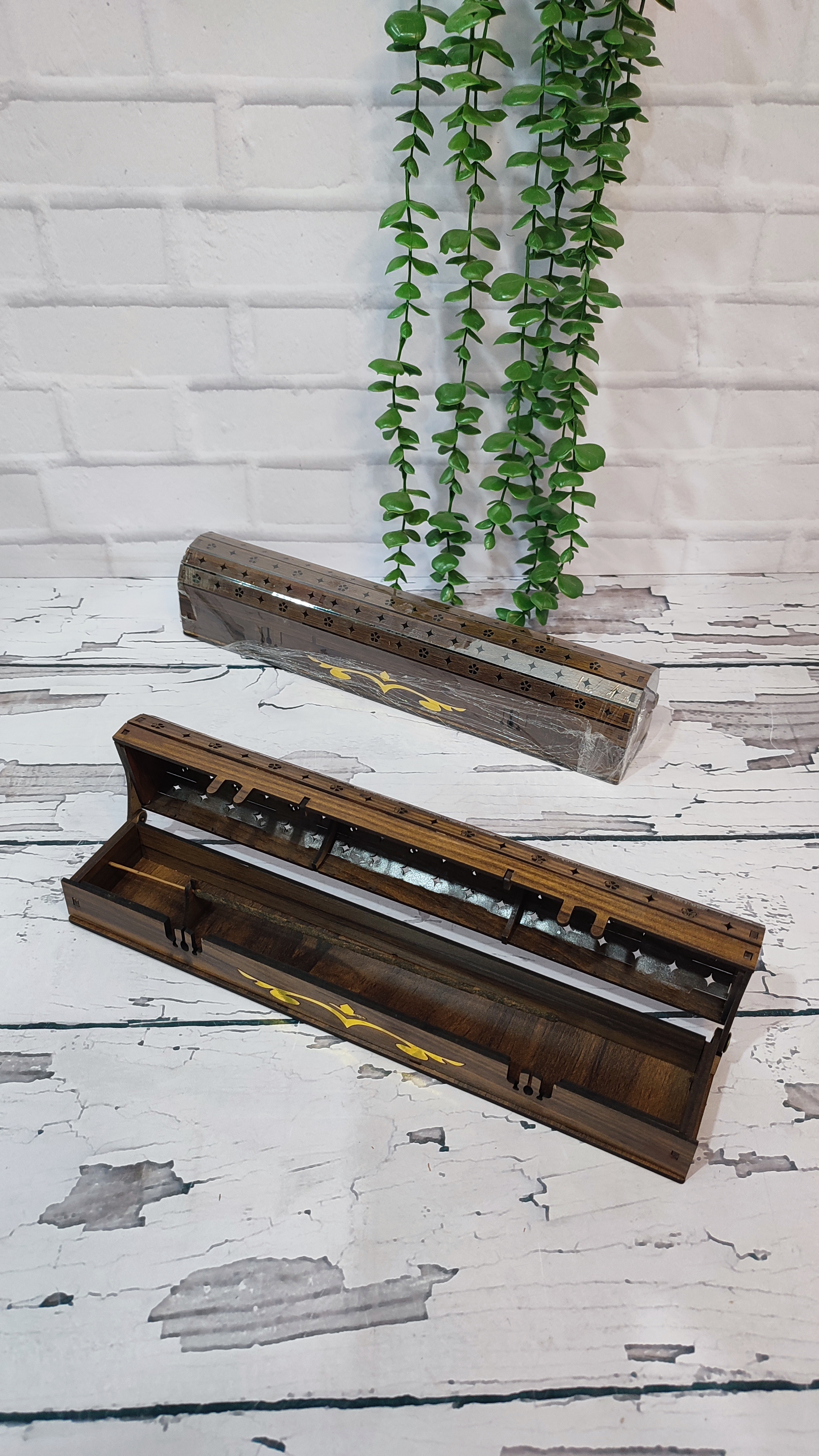 جا عودی صندوقچه‌ای