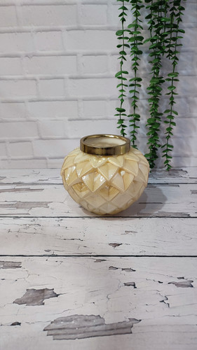 گلدان شیشه ای کرم