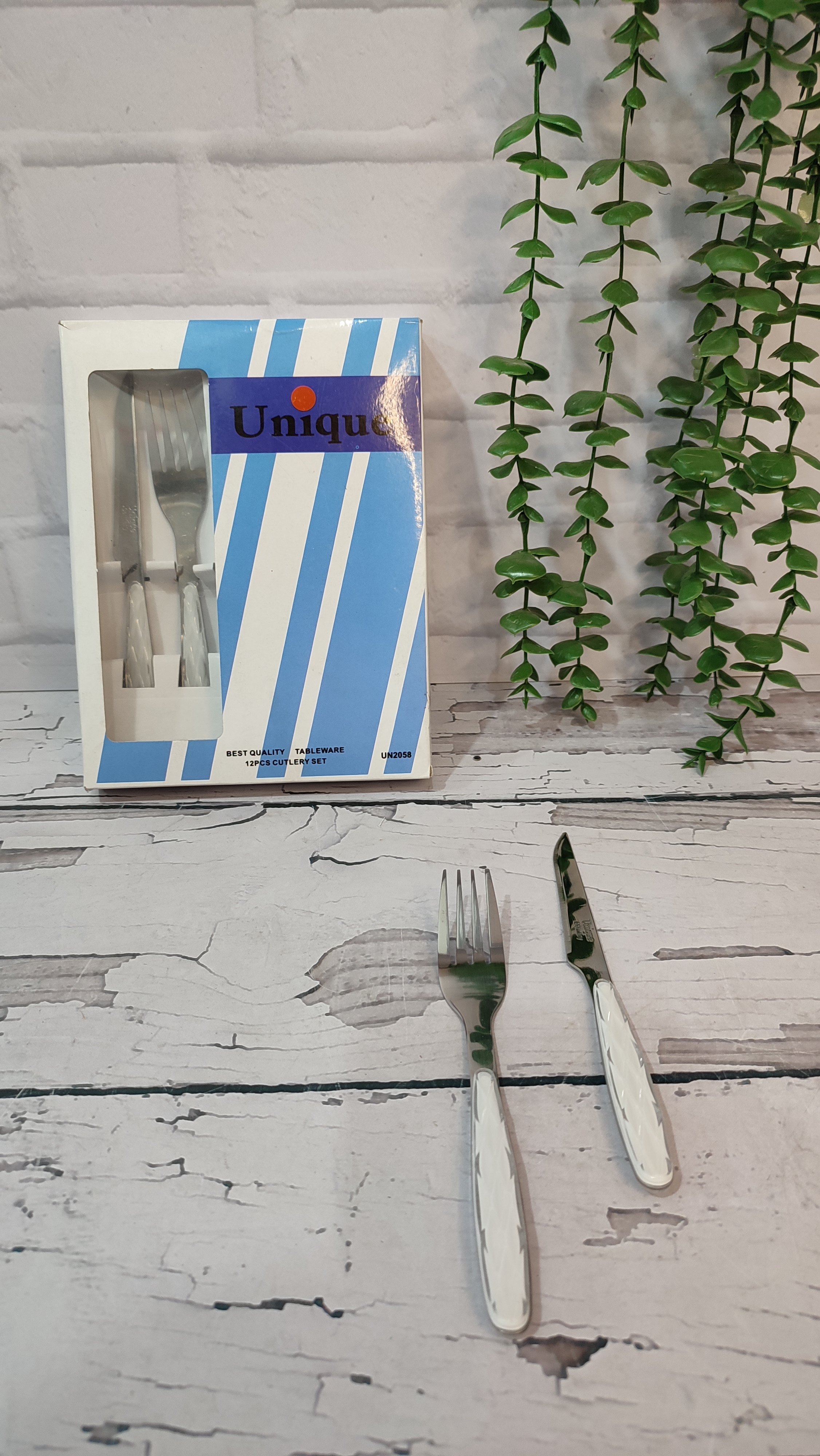 کارد و چنگال دسته سفید طرح یونیک