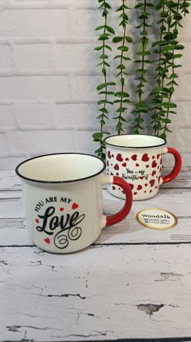 لیوان سرامیکی دسته قرمز لاو